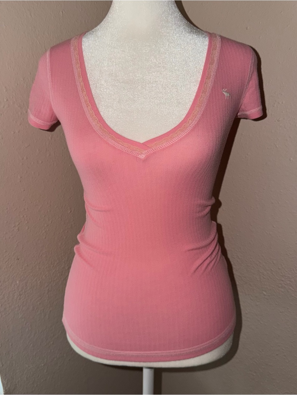 Vintage Y2K Abercrombie 2000s Lace Trim V Neck Top